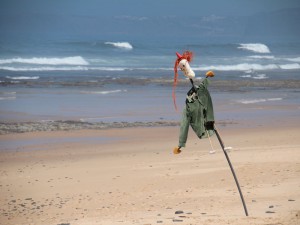 Figur am Strand von Bordeira